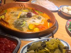 -洱火云南酸菜牛肉火锅(石景山当代商城店)