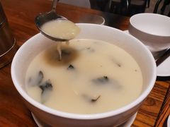 -几个木匠匠人厨房