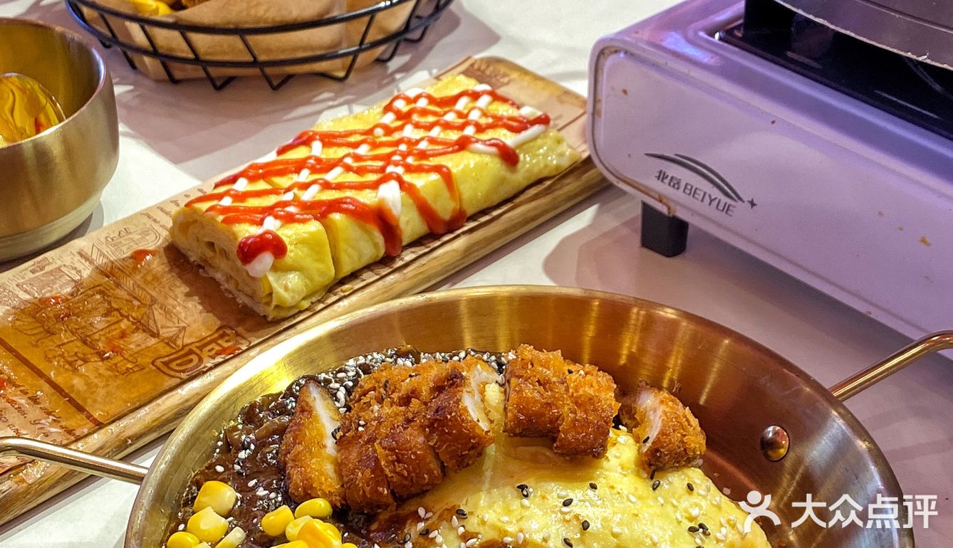 在龙湖江北天街5楼 半开放式的餐厅 比较像快餐店