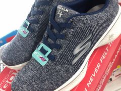 -SKECHERS 斯凯奇(上海国际时尚中心店)