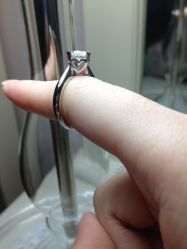 爱心镂空设计-威德钻石-克拉钻大本营(南京东路店)