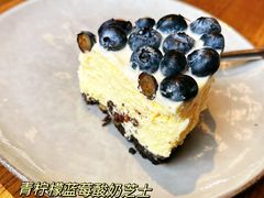 青柠檬蓝莓酸奶芝士蛋糕-Wagas沃歌斯(合生汇店)