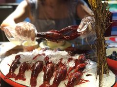 -虾弄弄海派小龙虾·牛羊蝎子火锅