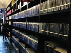 -钟书阁(松江泰晤士小镇店)