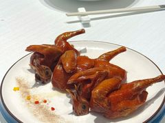 玻璃皮润烧乳鸽皇-北京厨房(SKP店)
