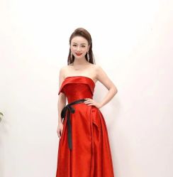 -觅白婚纱礼服馆