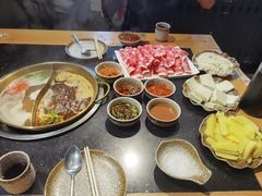 -顶顶汤火牛排火锅·经典铜锅涮肉