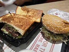 -The Habit Burger Grill 哈比特汉堡(爱琴海店)