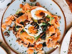 牛油果煮蛋吐司-RAC BAR(安福路店)