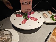 雪花裹酸菜-左庭右院鲜牛肉火锅黑金店(陆家嘴中心店)