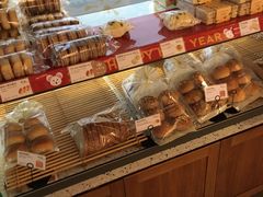 面包甜点陈列柜-巴黎贝甜(泗泾店)