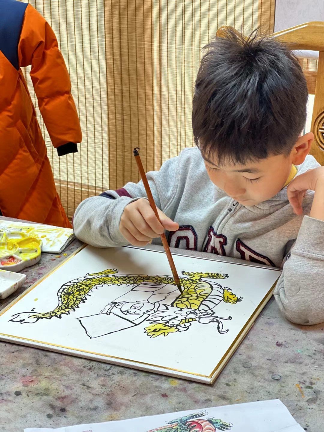 爱画画的小朋友