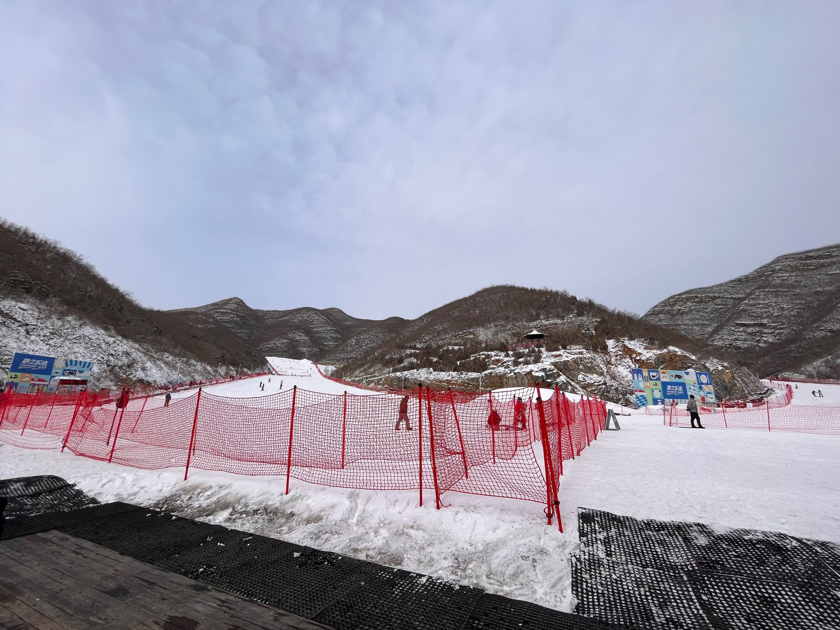 房山阎村滑雪场图片