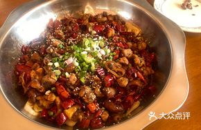 Fatty Intestine and Chicken Dice Stir-Fry