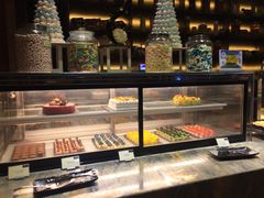 面包甜点陈列柜-惠州白鹭湖雅居乐喜来登度假酒店-盛宴标帜西餐厅