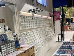 -诺柯视眼镜-蔡司依视路官方工厂店(淞南一店)