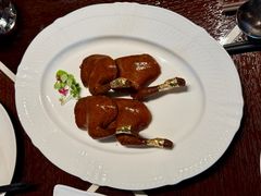烟熏豉油皇鸽腿-杭州西子湖四季酒店·金沙厅