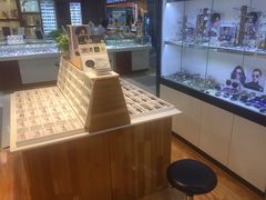 -MiRi眼镜连锁·蔡司·尼康控优点合作店(莘庄店)