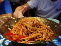 -川流不息·地道川菜·小龙虾(新松江路店)