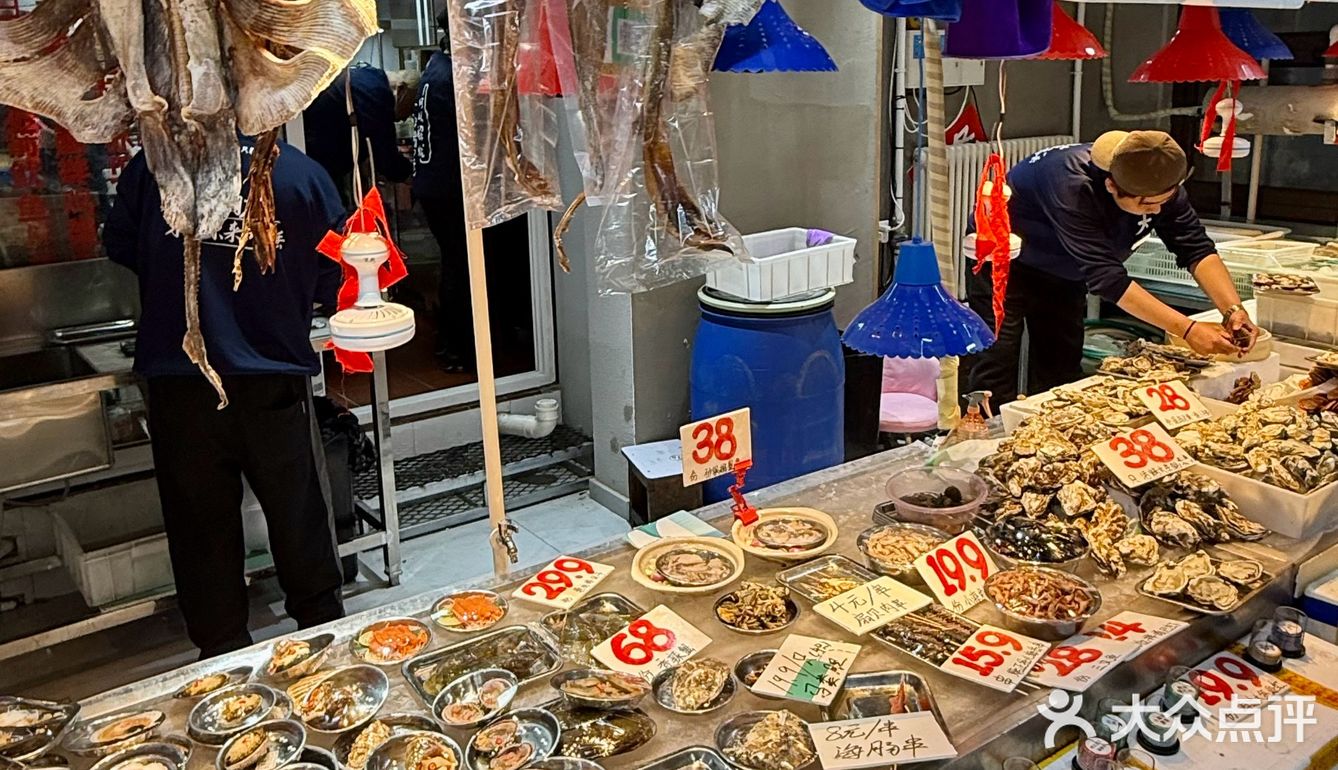 大连坠有特色的海鲜烧烤~有趣又好吃！！