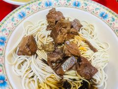 红烧牛肉面-金杨拉面王小吃面馆·牛三宝面·红烧牛肉粉