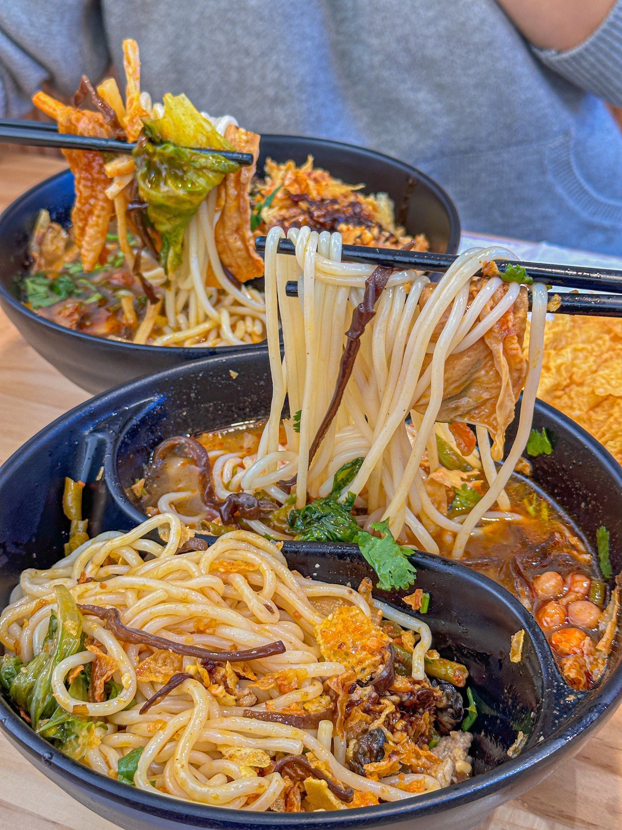 我不允许还没吃过这家鸳鸯螺蛳粉!双拼绝