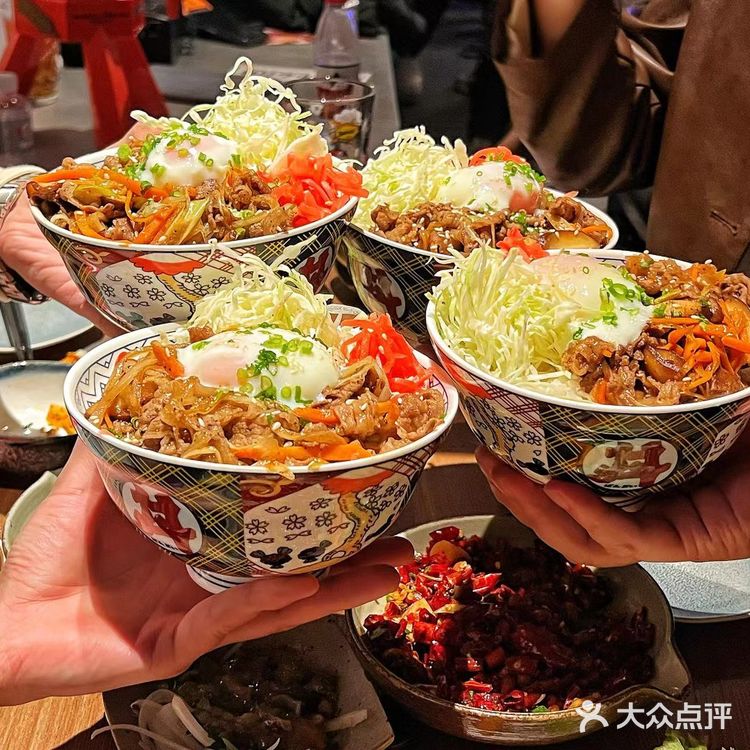 太开心了,吃饭偶遇刘涛,秦海璐拍戏