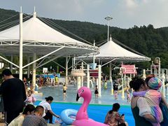 -汤山欢乐雪世界