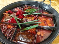 牛油锅底-正南齊北重庆老火锅(光华村直营店)