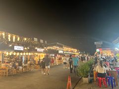 -席娜卡琳火车铁道夜市