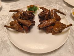 脆皮乳鸽-酌宴府The China Club·广州万富希尔顿酒店(云城东路店)