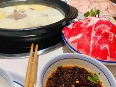 -三人行骨头王火锅(长寿店)
