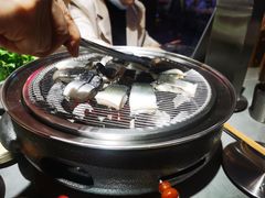 -围炉肉舍•炭烤活鳗•丹东海鲜烤肉(步行街店)