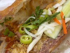 -Bánh Mì Huynh Hoa