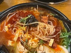 -丽虹云南过桥米线(兴工街店)