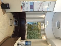 -瑞尔齿科(上海长风大悦城店)