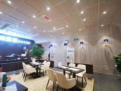 -钟书阁(群光广场店)