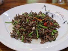 猫爪菇炒牛肉-下梅人家土菜馆(历史文化餐厅度假区店)