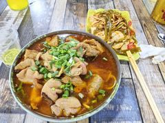-胥佳烧鸡公牛肉面馆