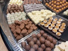 -Laderach 莱德拉(上海环贸iapm店)