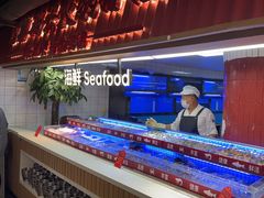 -四囍码头海鲜烧烤自助火锅(外滩南京东路悦荟广场店)