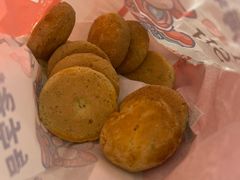 咸味松仁酥-上海哈尔滨食品厂(淮海中路店)