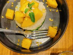 -Chom Cafe and Restaurant