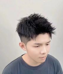 -一東造型烫发染发