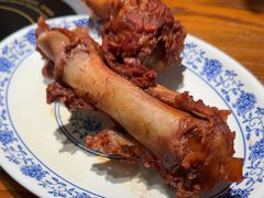 -老天桥酱肉烧饼夹肘子(天桥店)