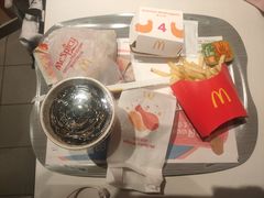 -麦当劳(卫星广场店)