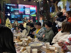 大堂-胡桃里音乐餐厅(陶溪川店)(川湘赣菜·世界百大酒庄直供红酒·音乐表演)