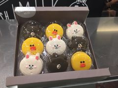 -LINE FRIENDS Garosu-gil Flagship Store