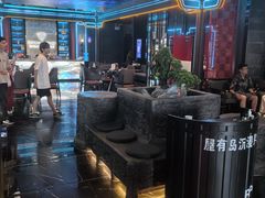 -屋有岛沉浸游戏旗舰店(中山公园店)