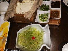 -东口码头·烧鸽子·鱼头泡饼·地方菜(金鹰悦城店)